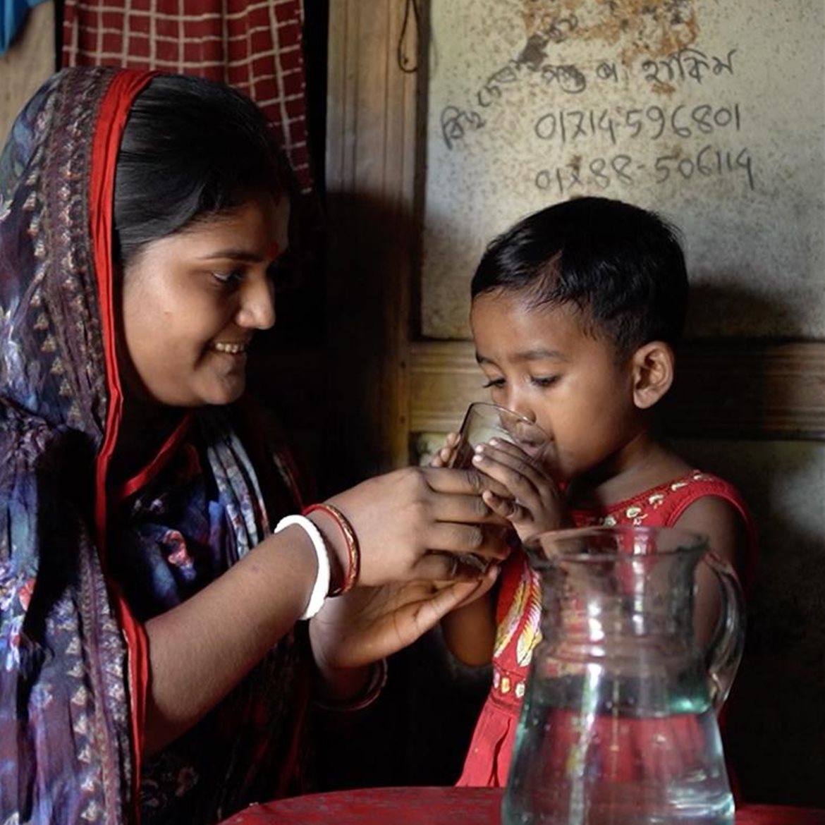 bangladesh-drikker-vann- (761x780)