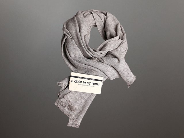 Mio kasjmir-skjerf fra Nepal (grå) 